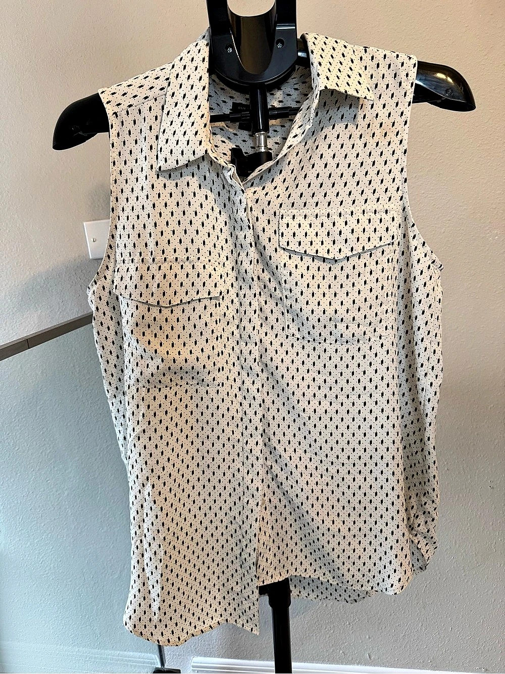 Ann Taylor Geometric Sleeveless Top